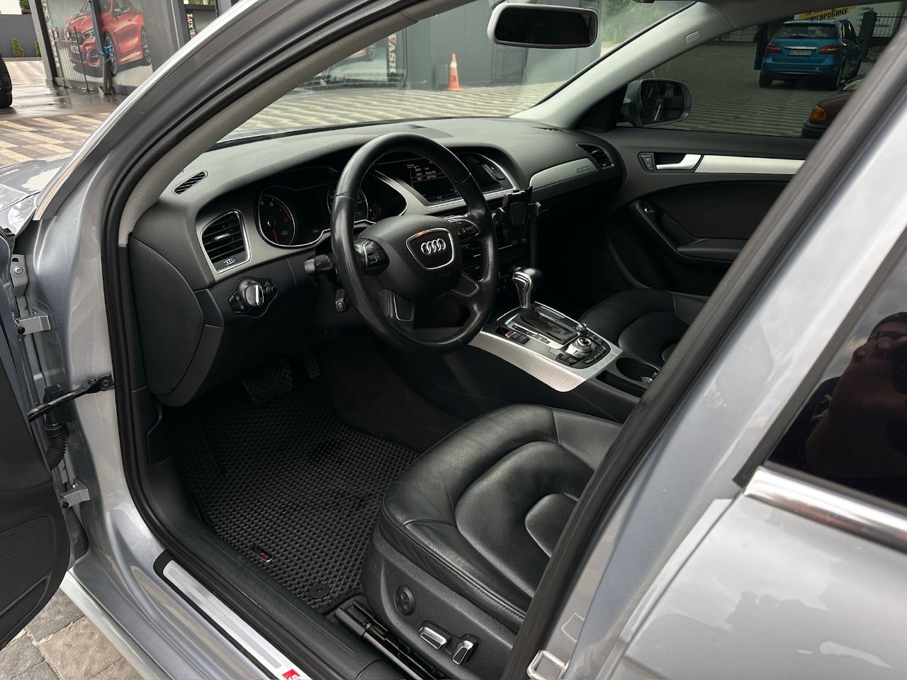 Audi A4 - фото 15