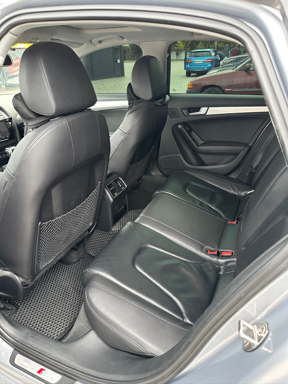 Audi A4 - фото 17