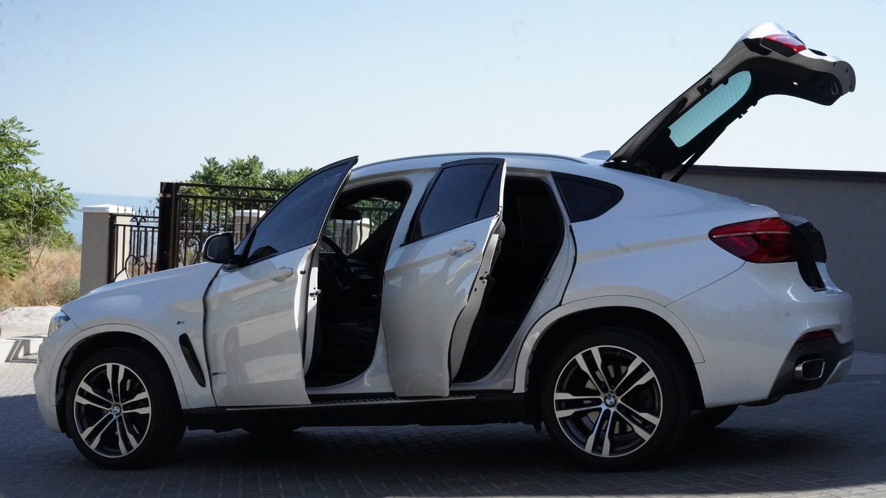 BMW X6 - фото 11