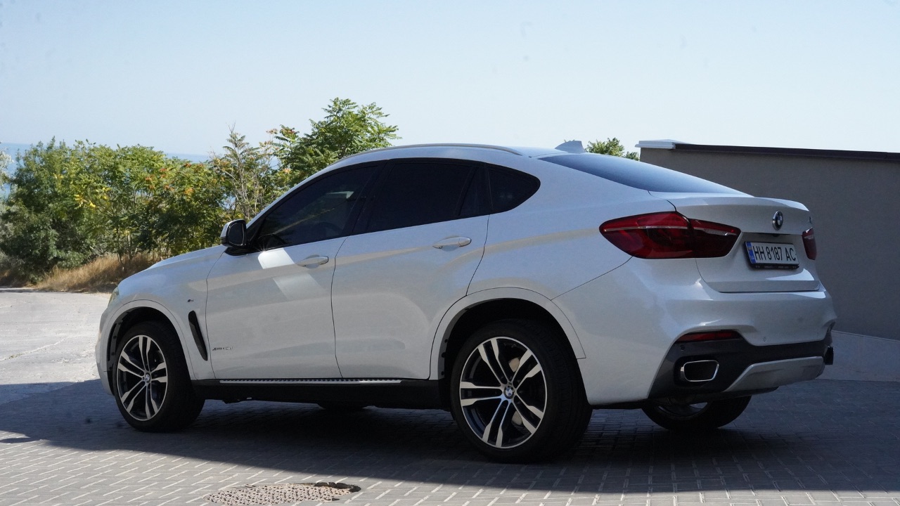 BMW X6 - фото 10