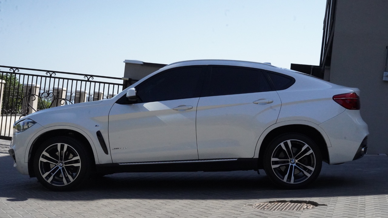 BMW X6 - фото 9