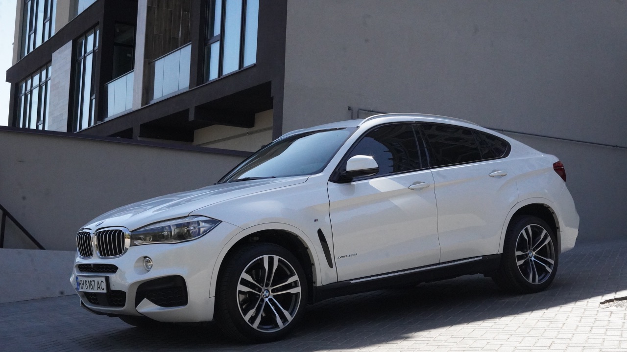 BMW X6 - фото 8
