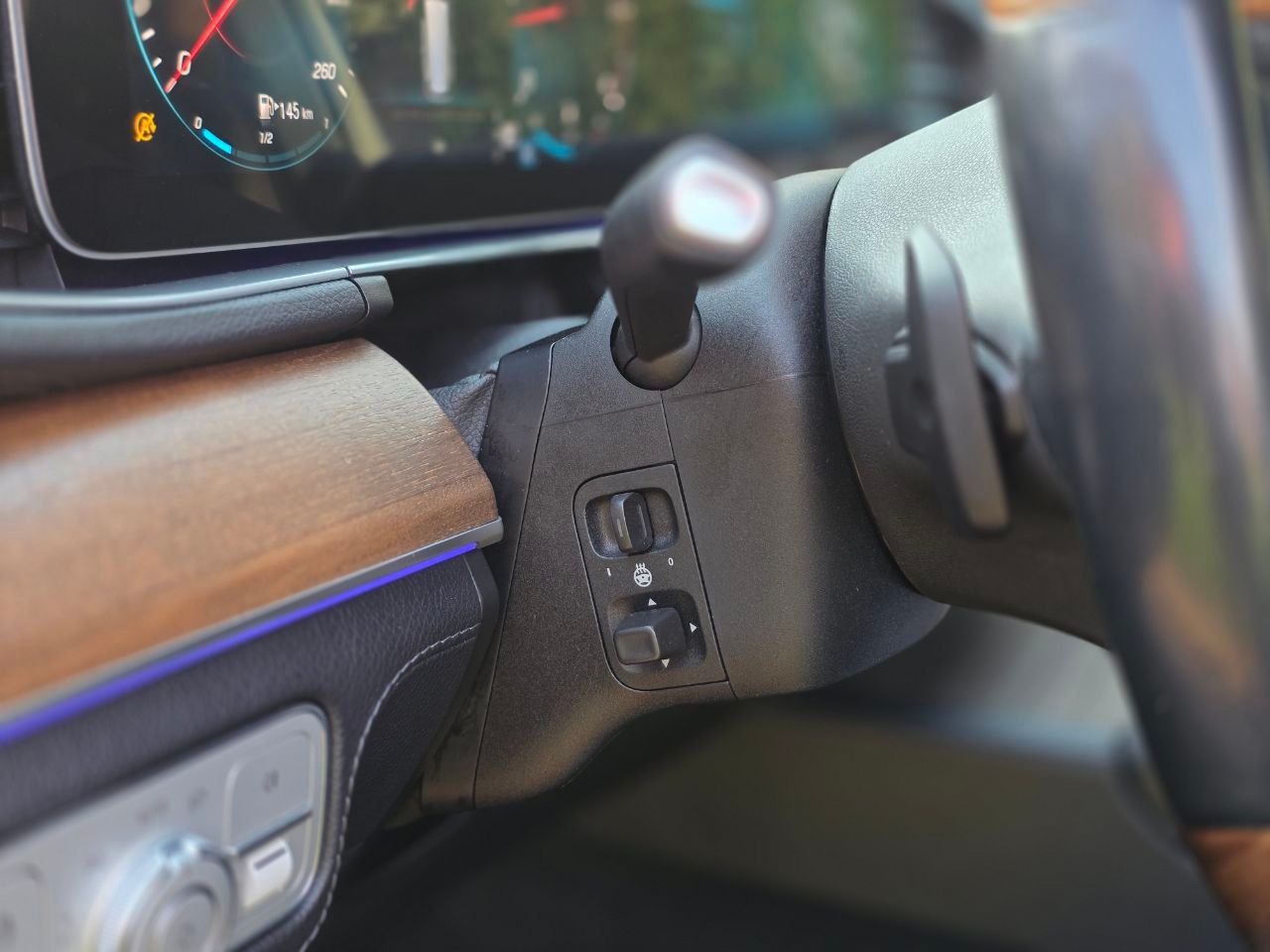 Mercedes-Benz GLS - фото 27