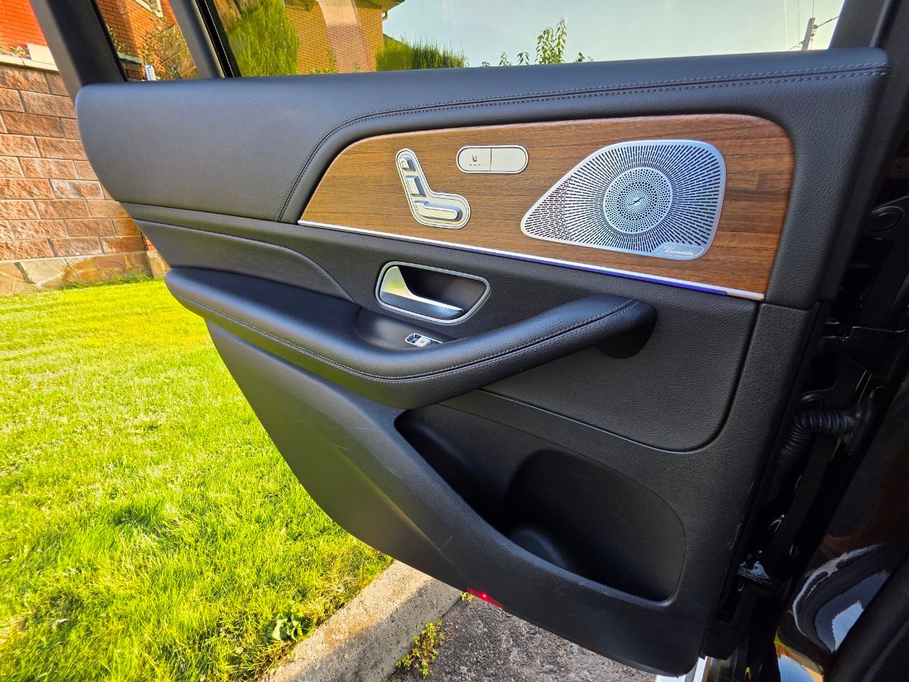 Mercedes-Benz GLS - фото 38