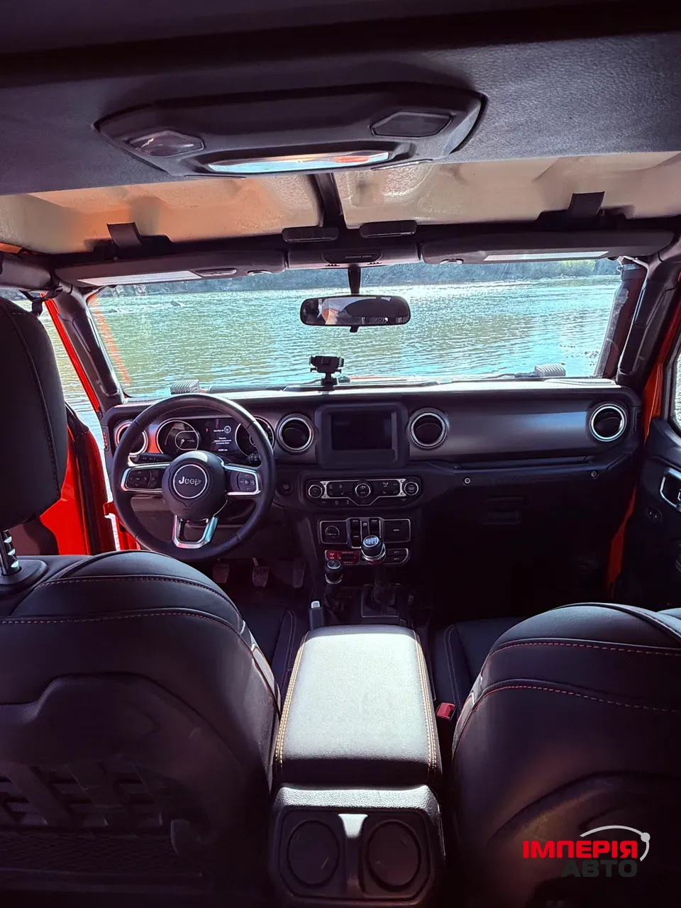 Jeep Wrangler - фото 26