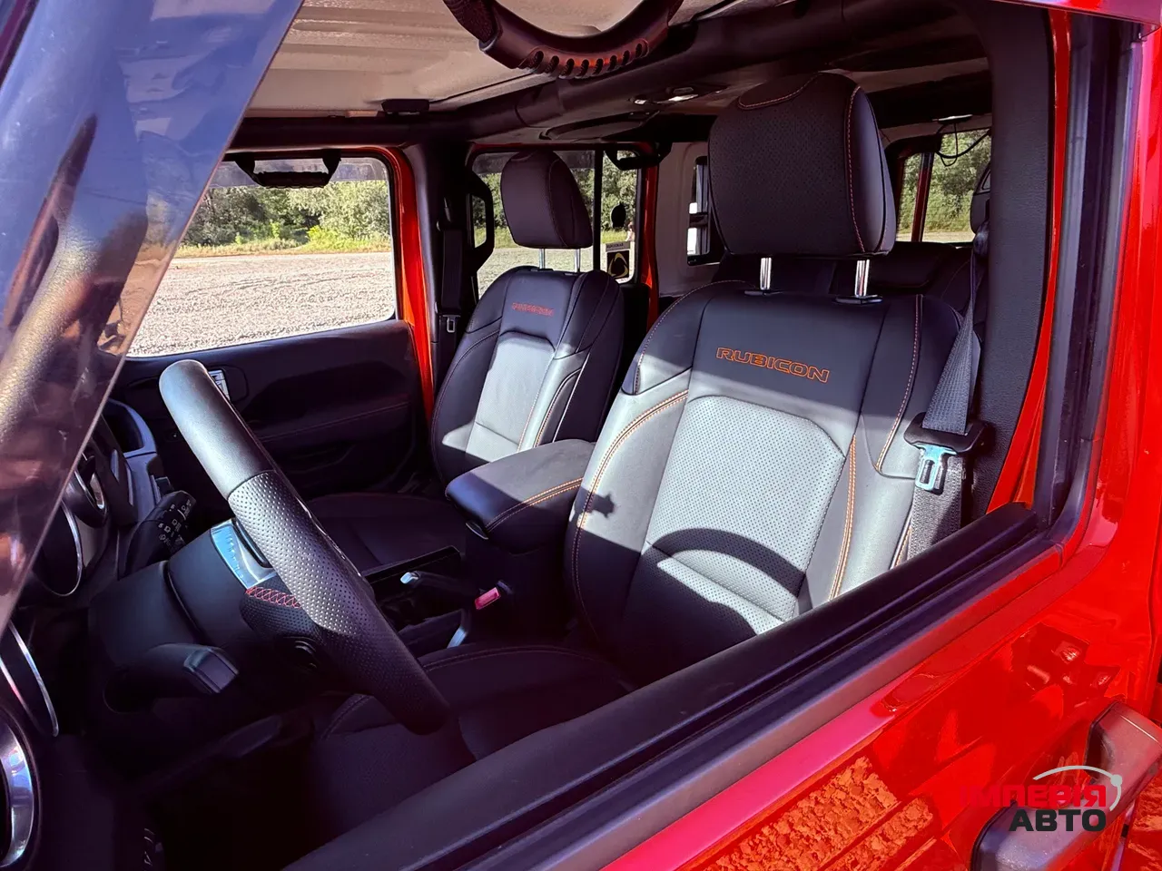 Jeep Wrangler - фото 27