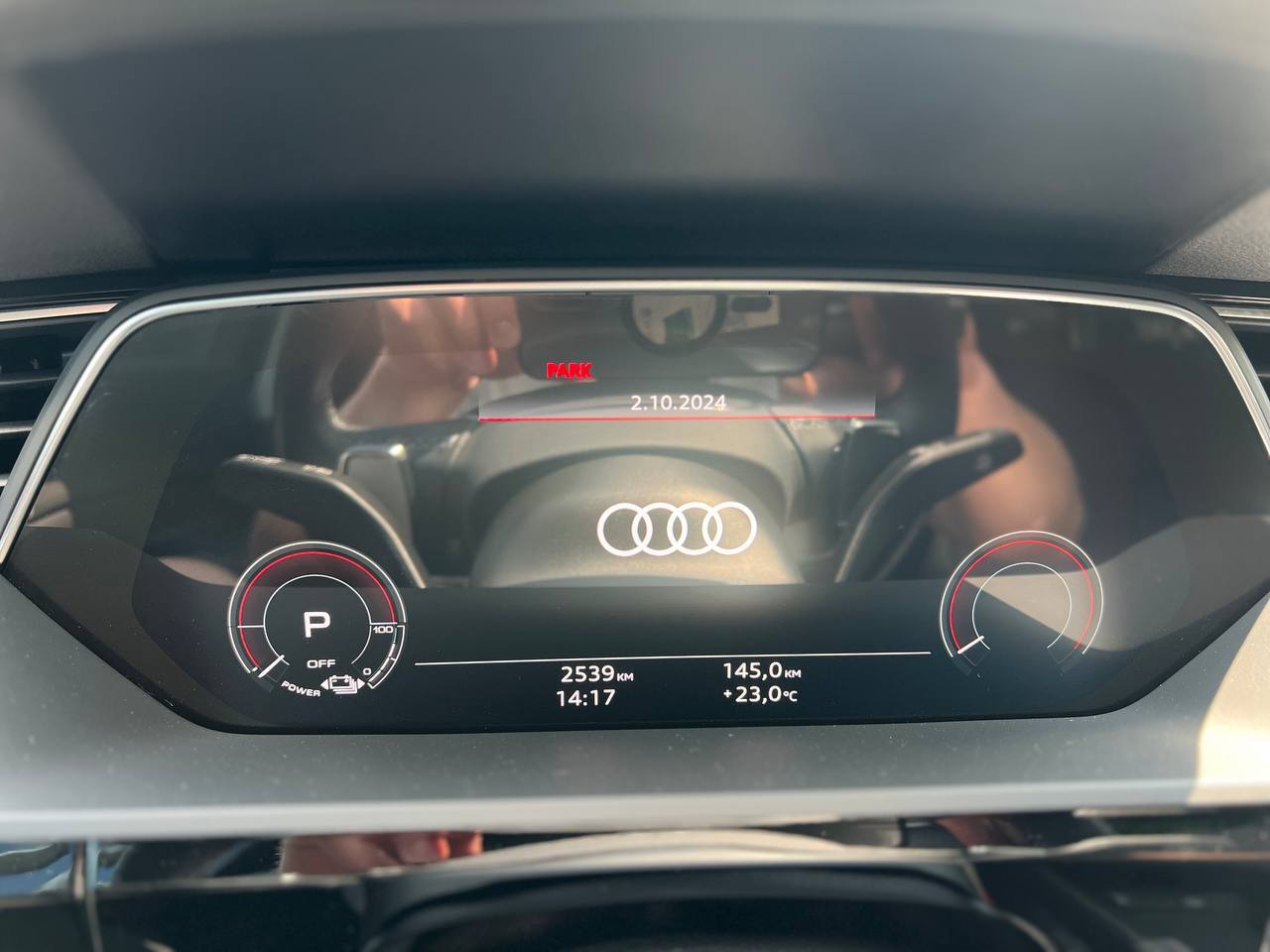 Audi Q8 e-tron - фото 17