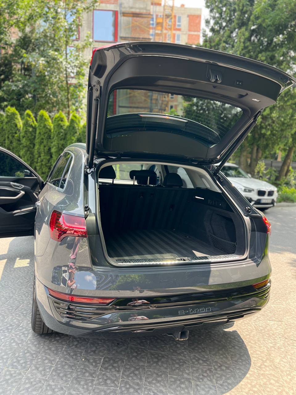 Audi Q8 e-tron - фото 9