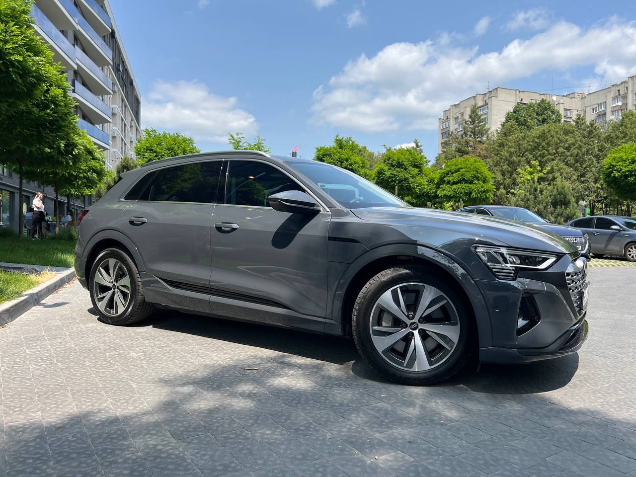 Audi Q8 e-tron - фото 2