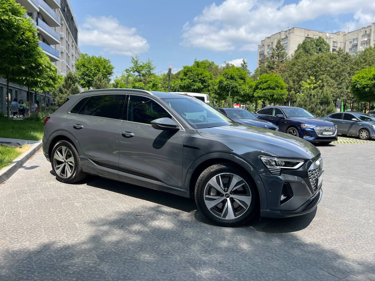 Audi Q8 e-tron - фото 4