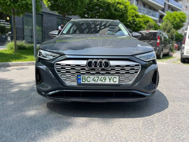 Audi Q8 e-tron - фото 3