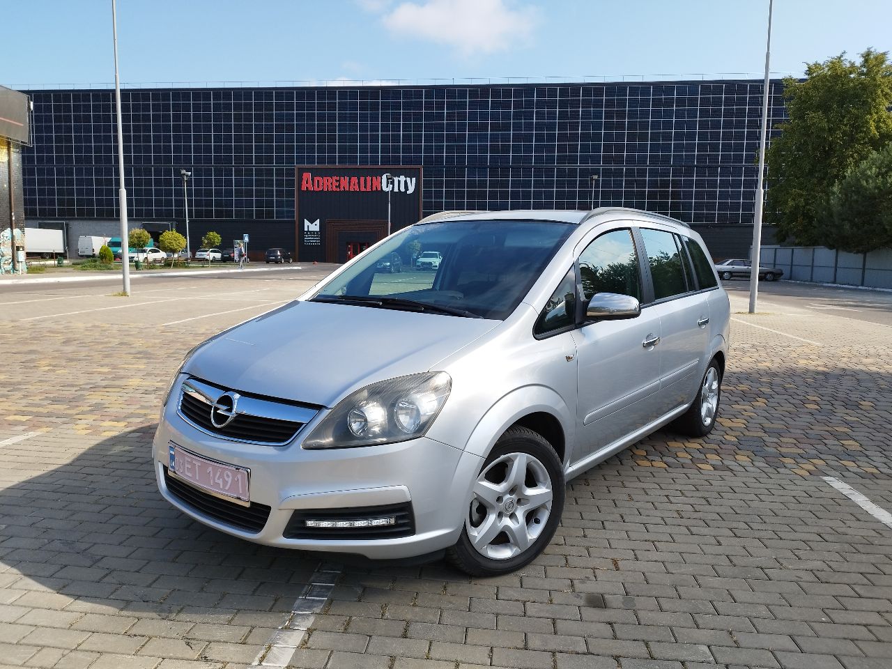 Opel Zafira - фото 1