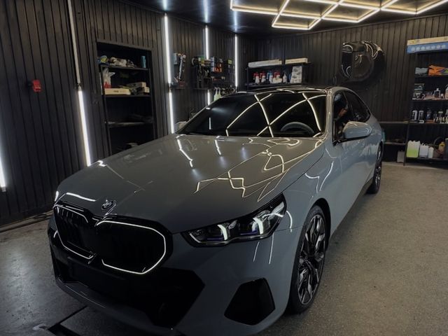 BMW i5 - фото 1