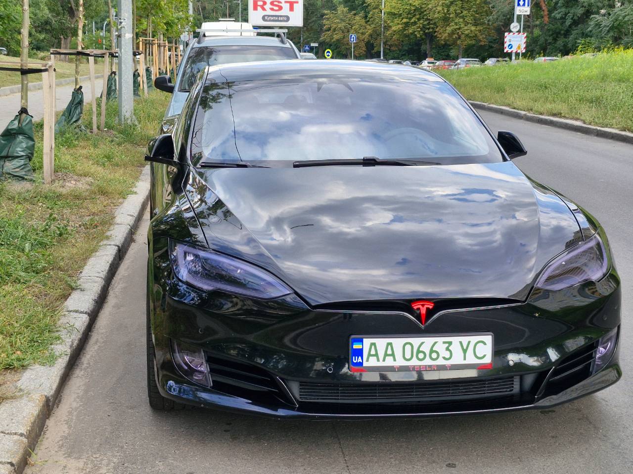 Tesla Model S - фото 30