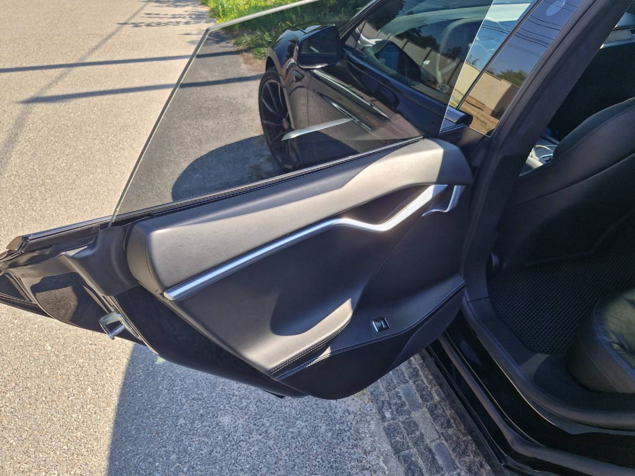 Tesla Model S - фото 19