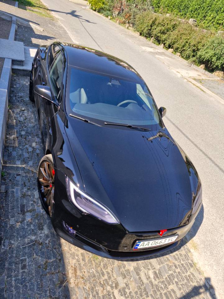 Tesla Model S - фото 27