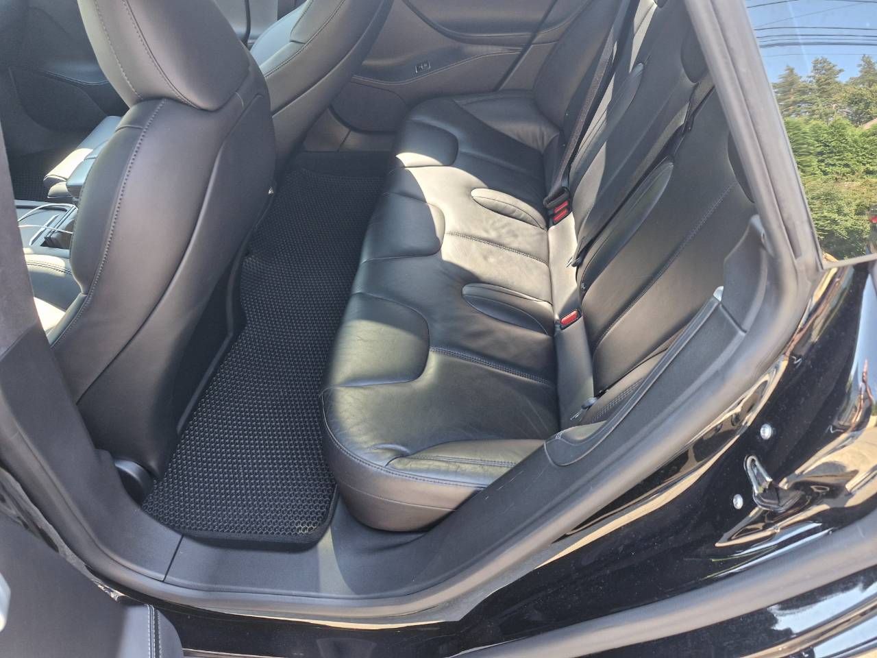 Tesla Model S - фото 17