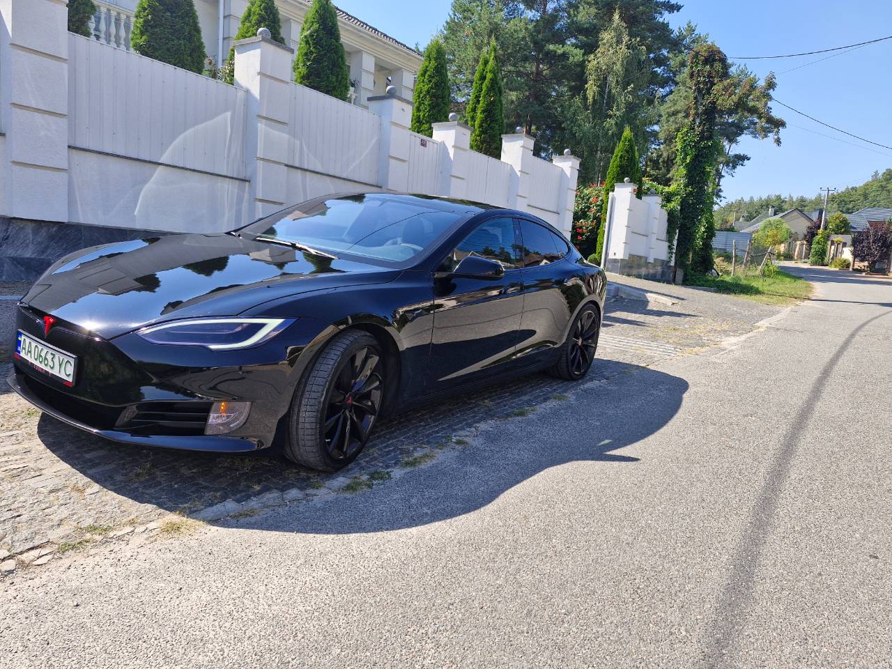 Tesla Model S - фото 24