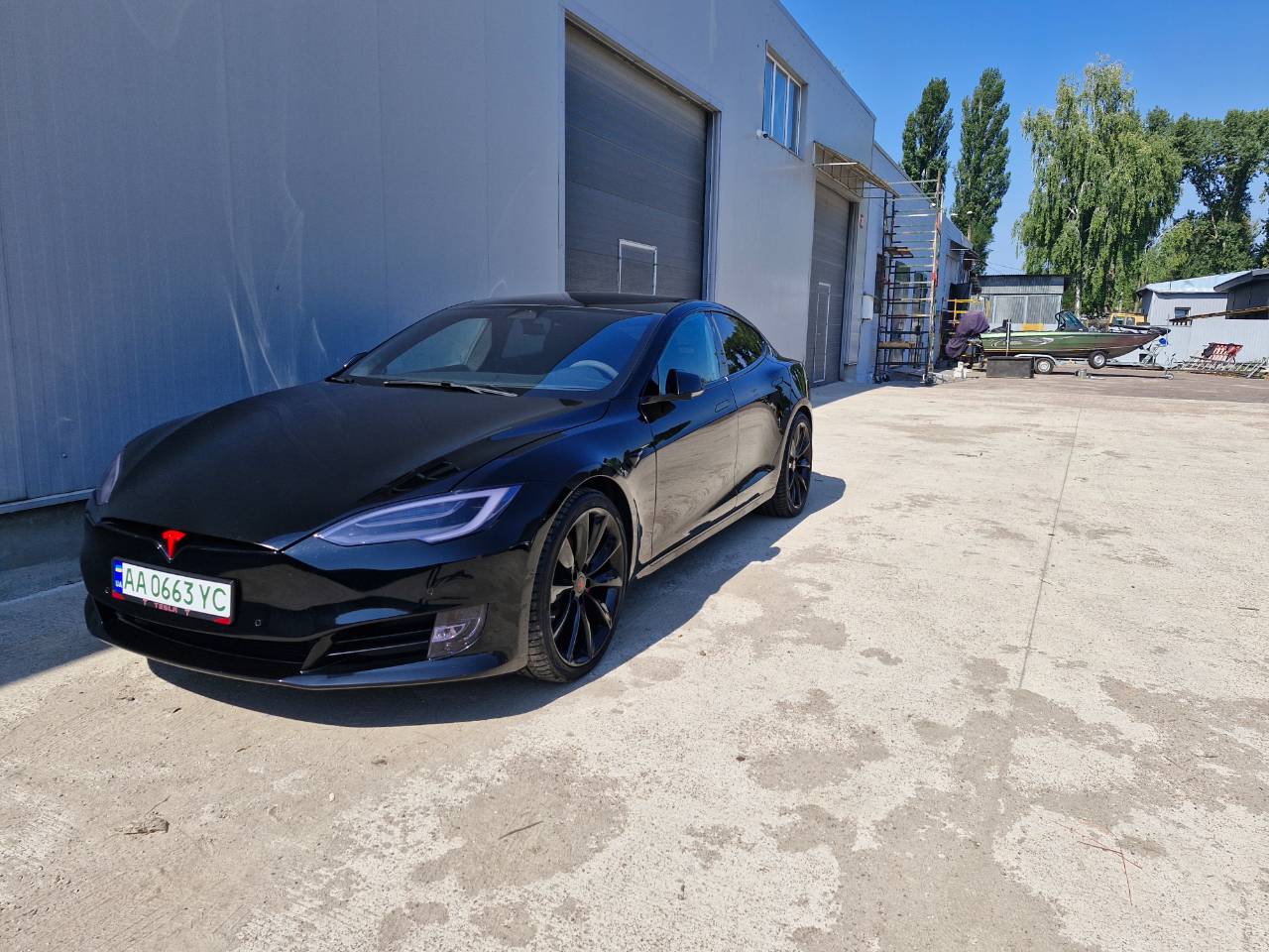 Tesla Model S - фото 2