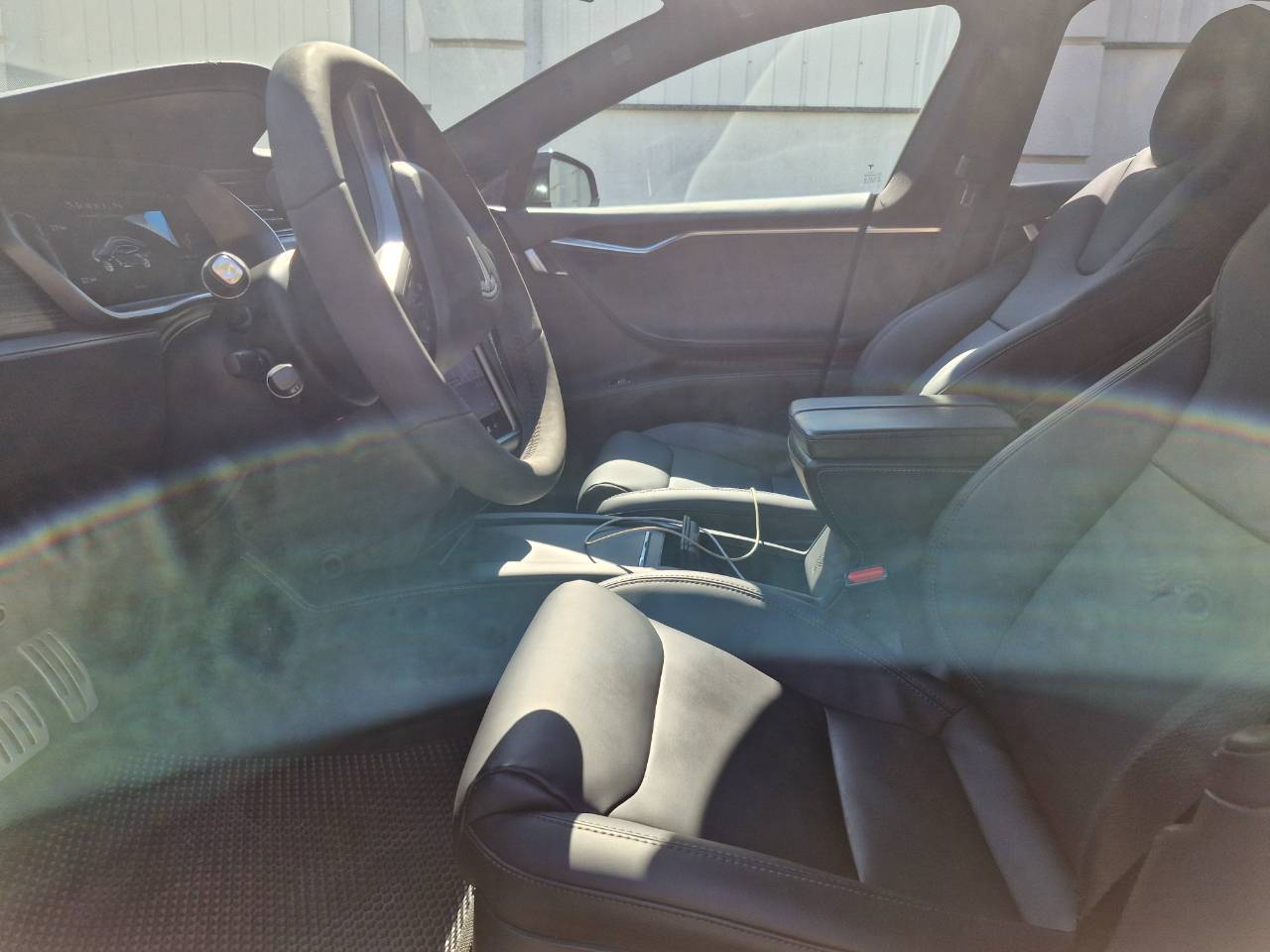 Tesla Model S - фото 16