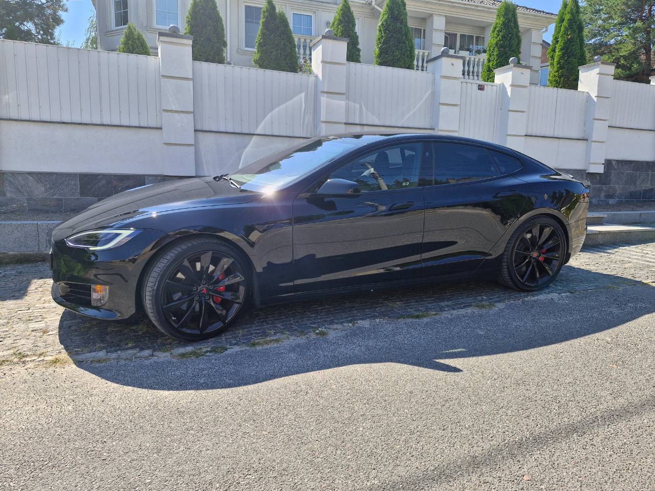 Tesla Model S - фото 28