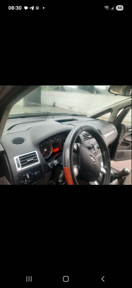 Ford C-MAX - фото 9