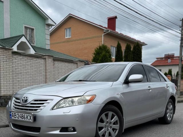 Toyota Camry - зображення 1