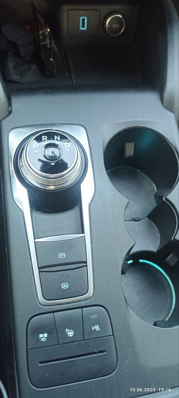 Ford Escape - фото 17