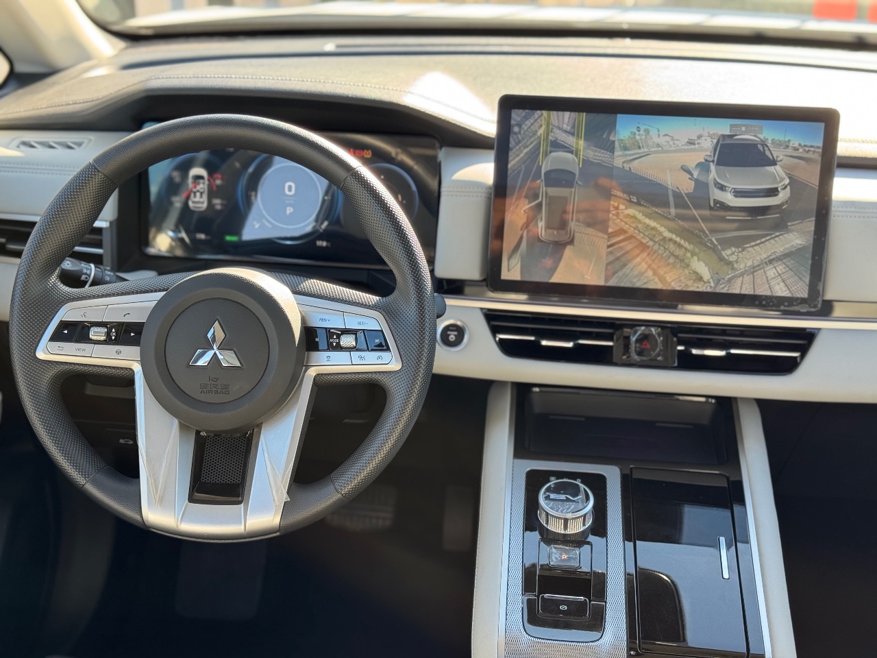 Mitsubishi Airtrek - фото 10