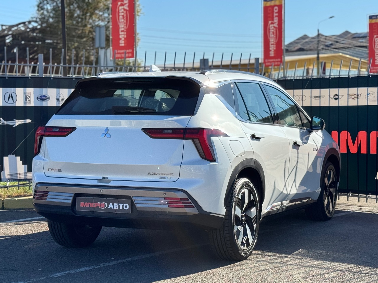 Mitsubishi Airtrek - фото 5