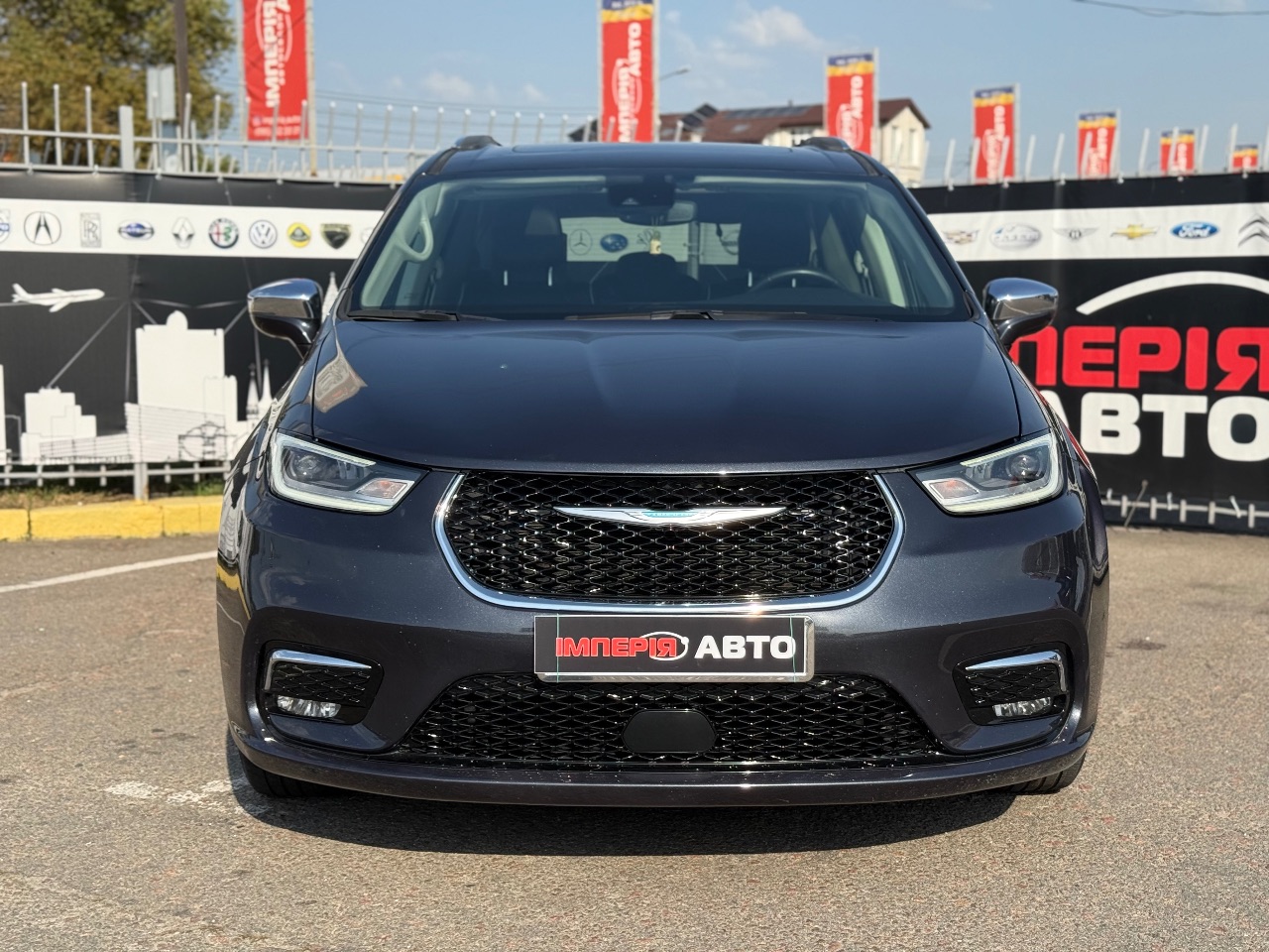 Chrysler Pacifica - фото 3