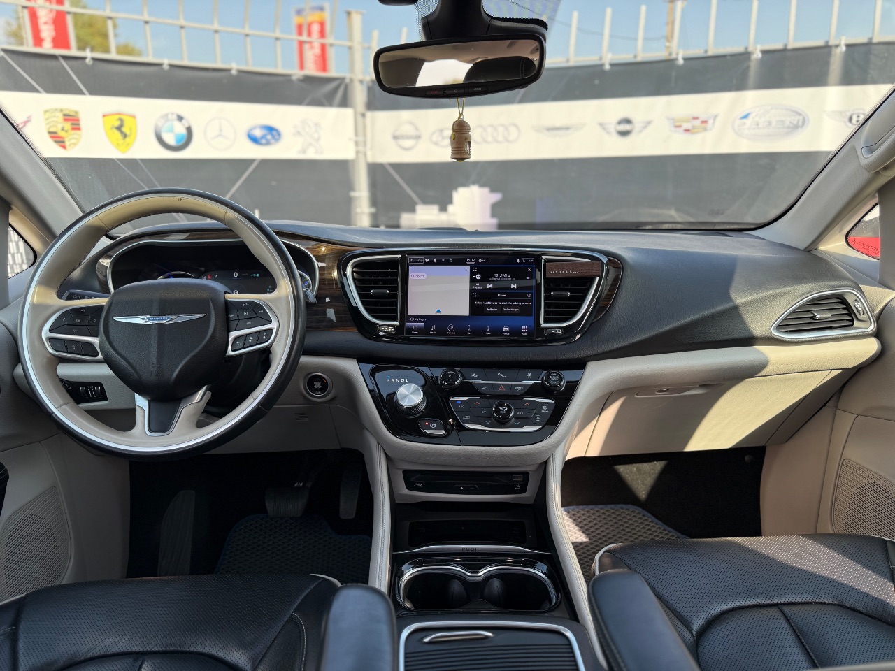 Chrysler Pacifica - фото 10