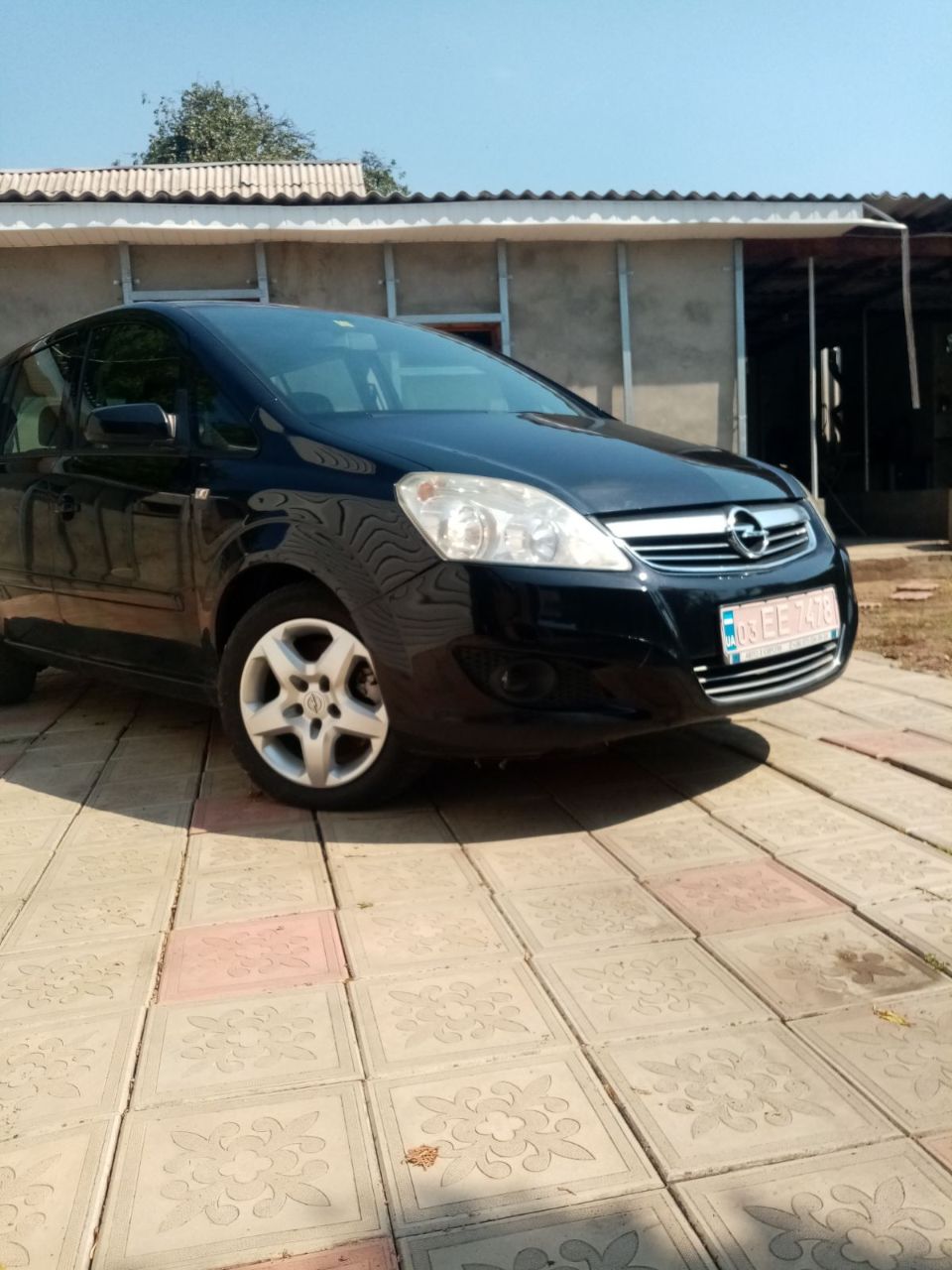 Opel Zafira - фото 1
