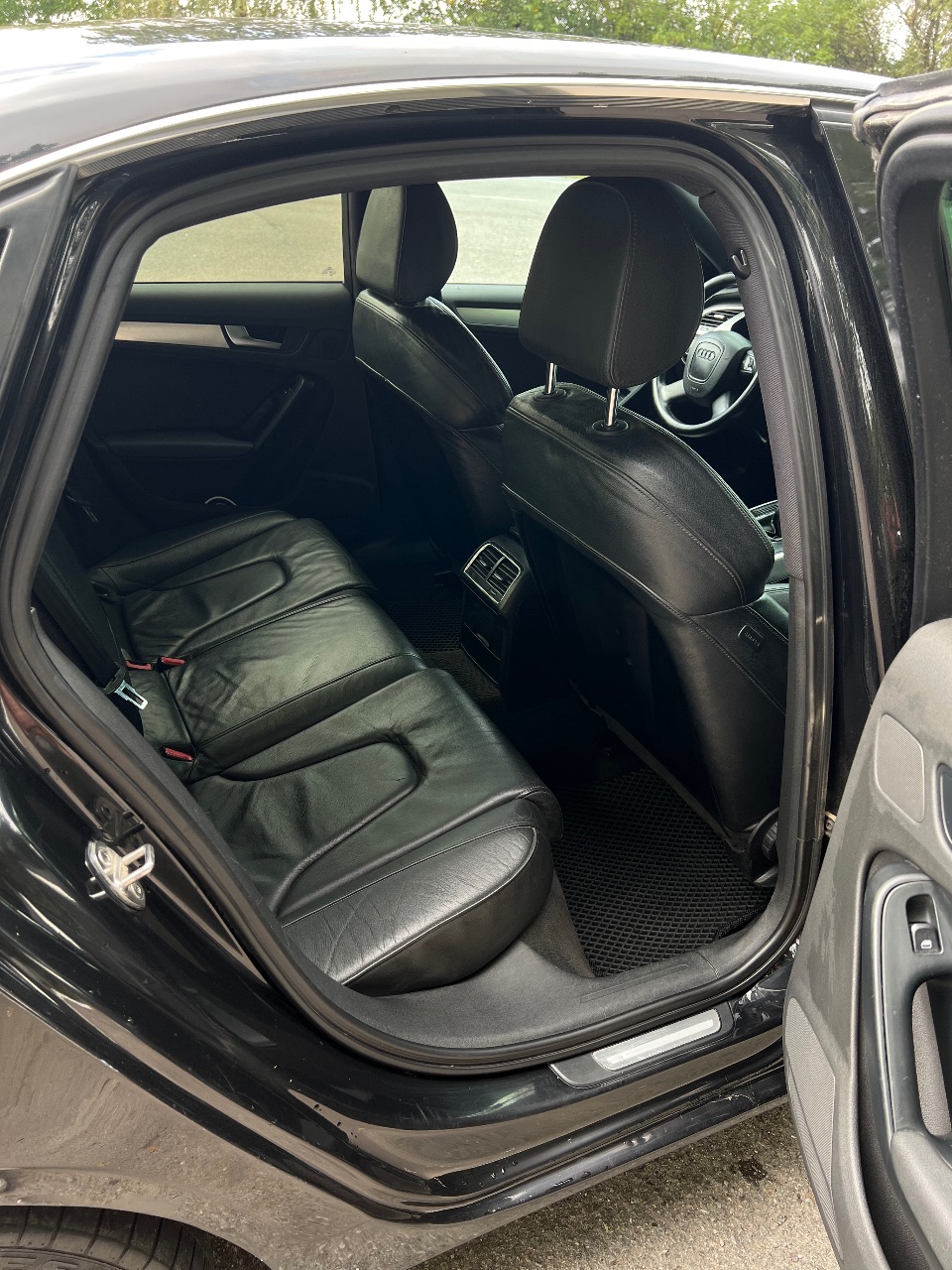 Audi A4 - фото 11