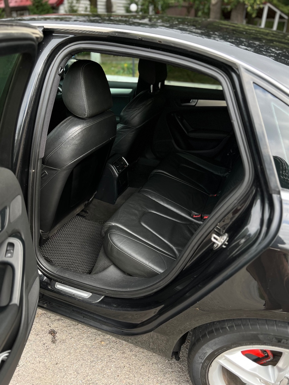 Audi A4 - фото 10