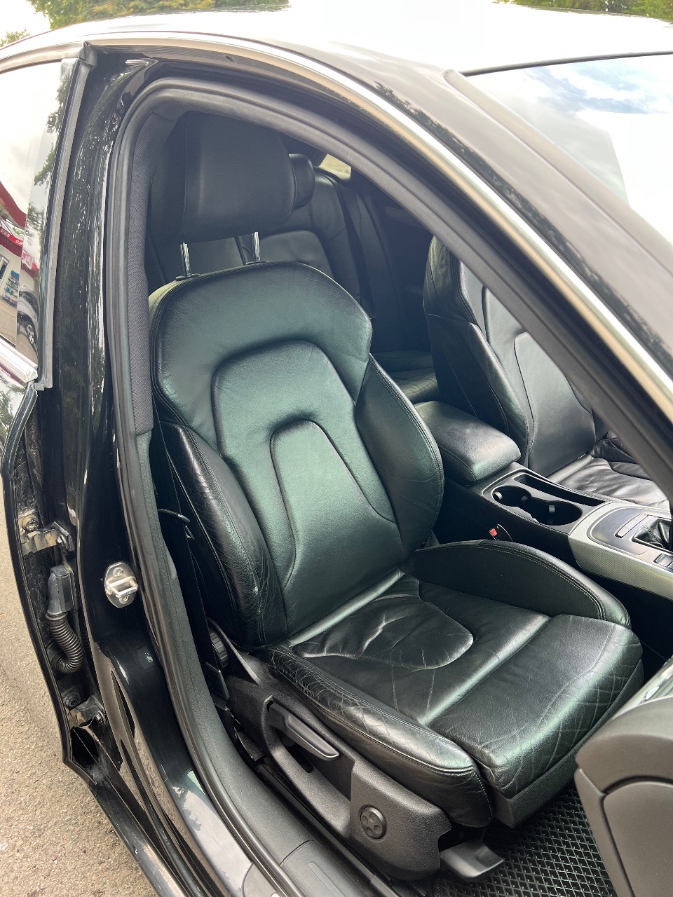 Audi A4 - фото 18