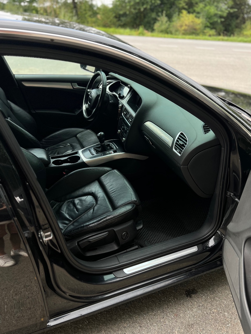 Audi A4 - фото 12