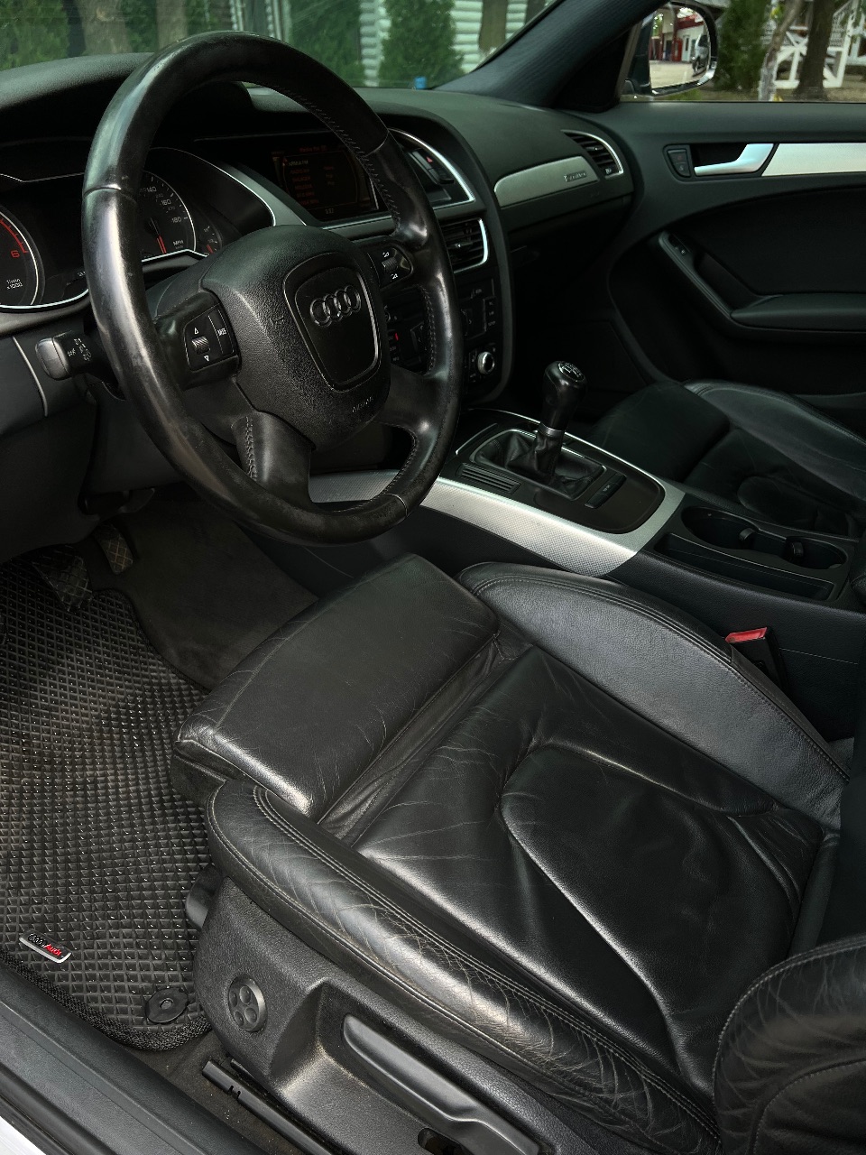 Audi A4 - фото 22