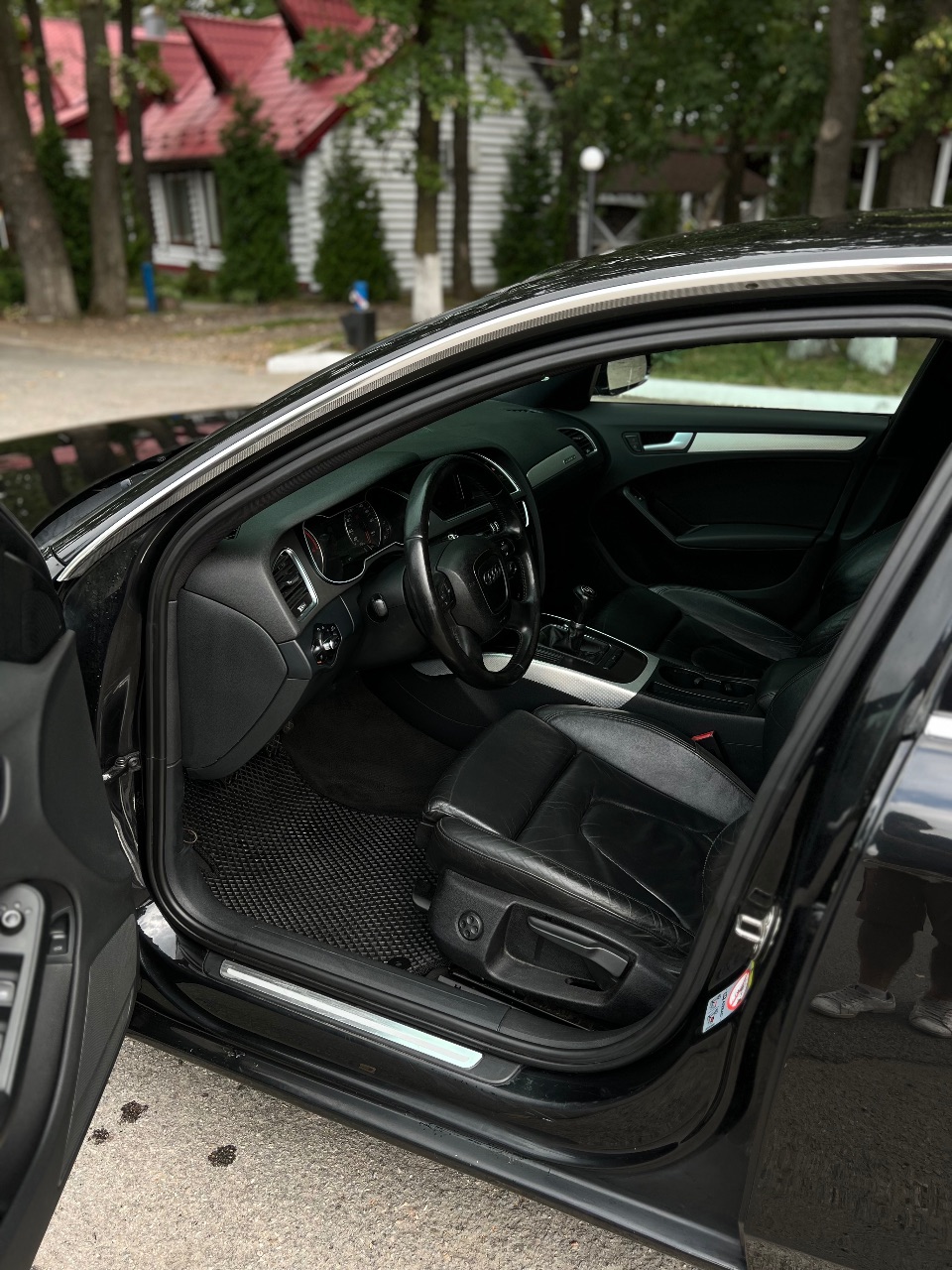 Audi A4 - фото 9