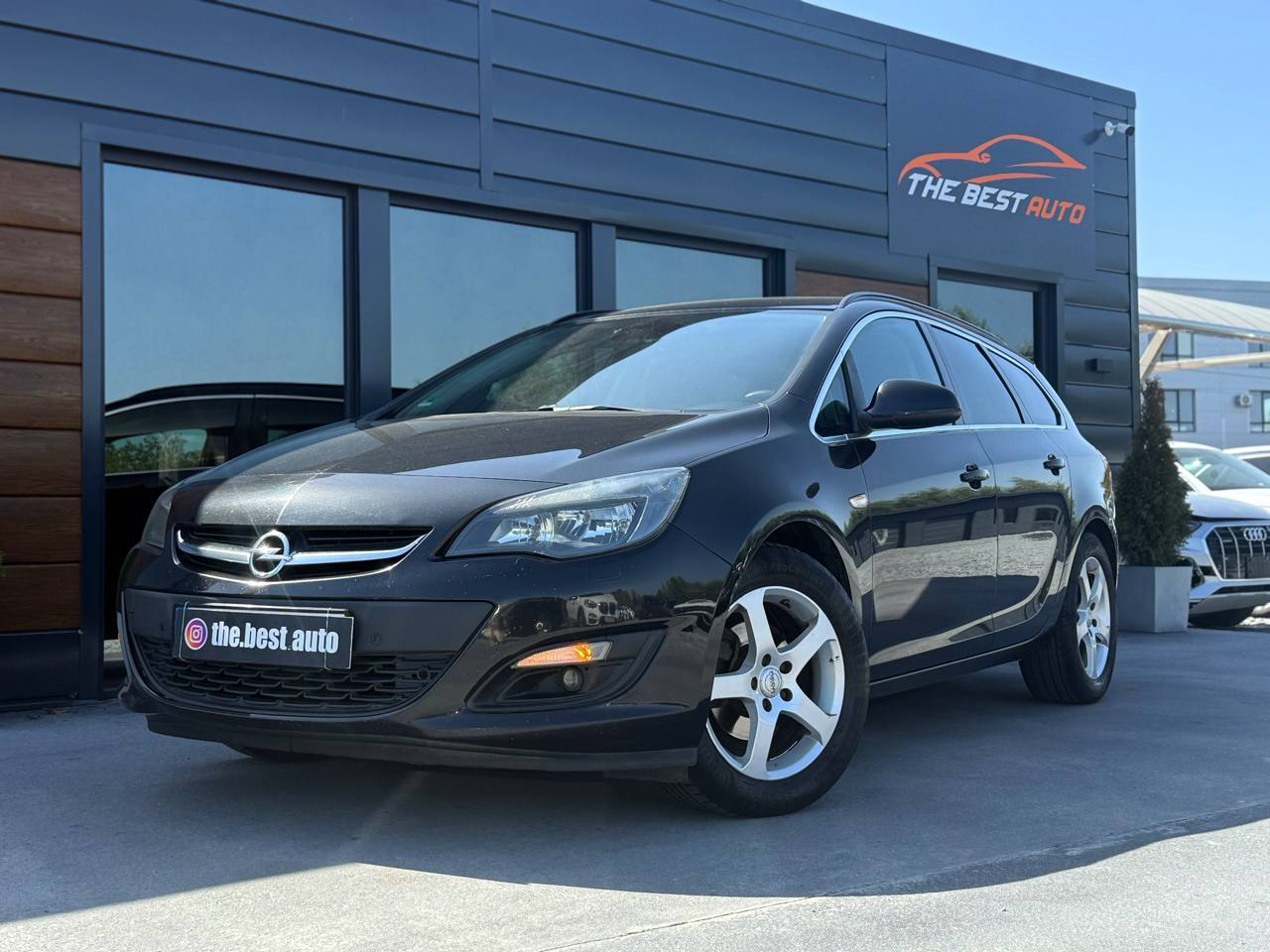 Opel Astra - фото 1