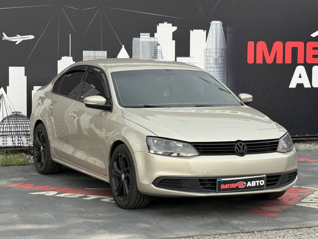 Volkswagen Jetta - фото 2