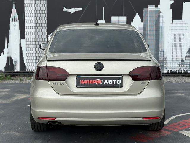 Volkswagen Jetta - фото 4