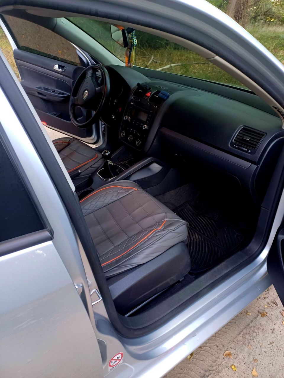 Volkswagen Jetta - фото 5