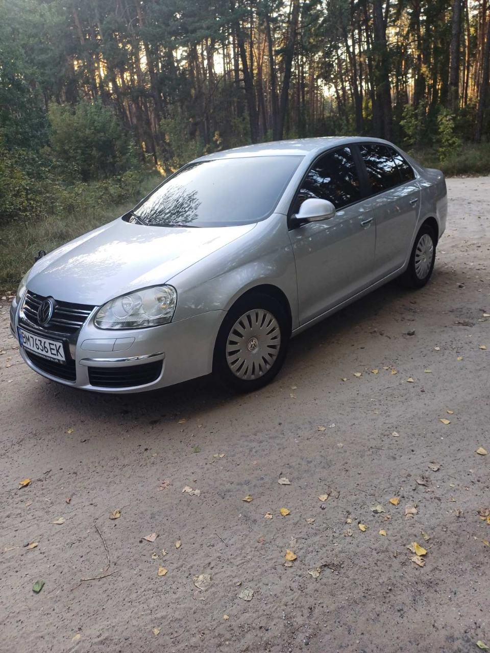 Volkswagen Jetta - фото 1