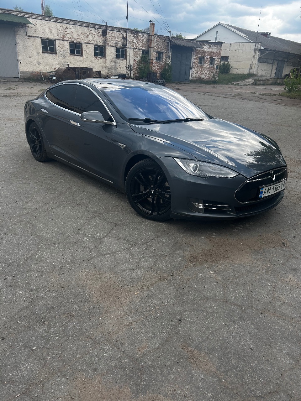 Tesla Model S - фото 3