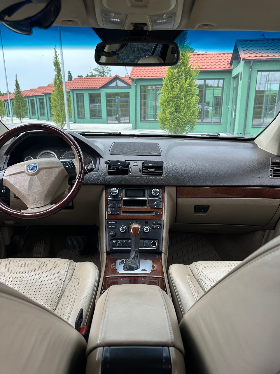 Volvo XC90 - фото 18