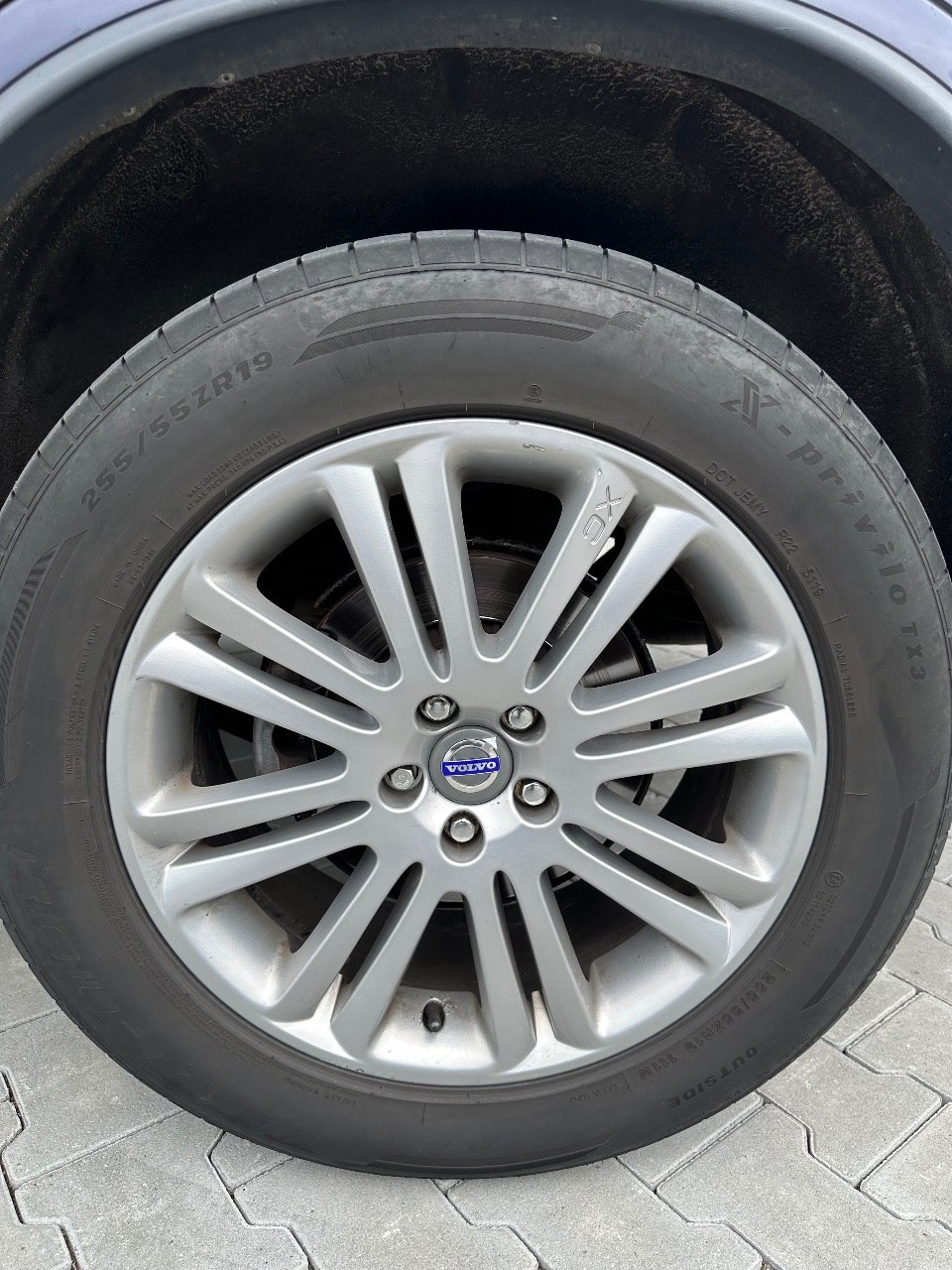 Volvo XC90 - фото 24