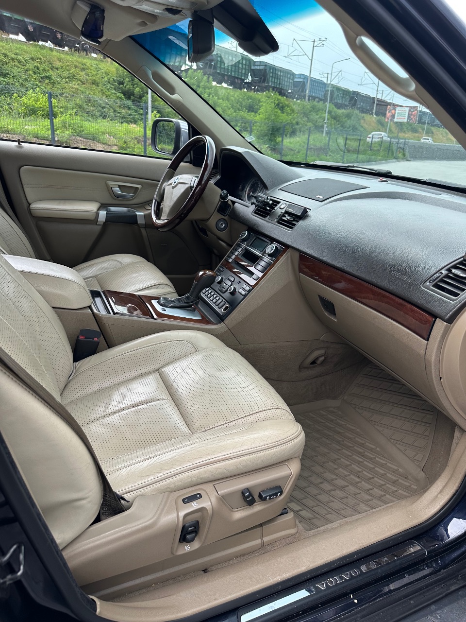 Volvo XC90 - фото 19