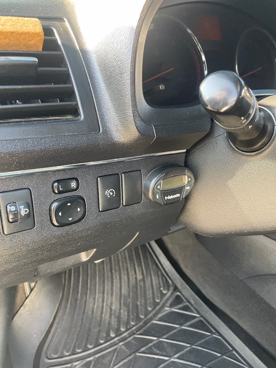 Toyota Avensis - фото 17