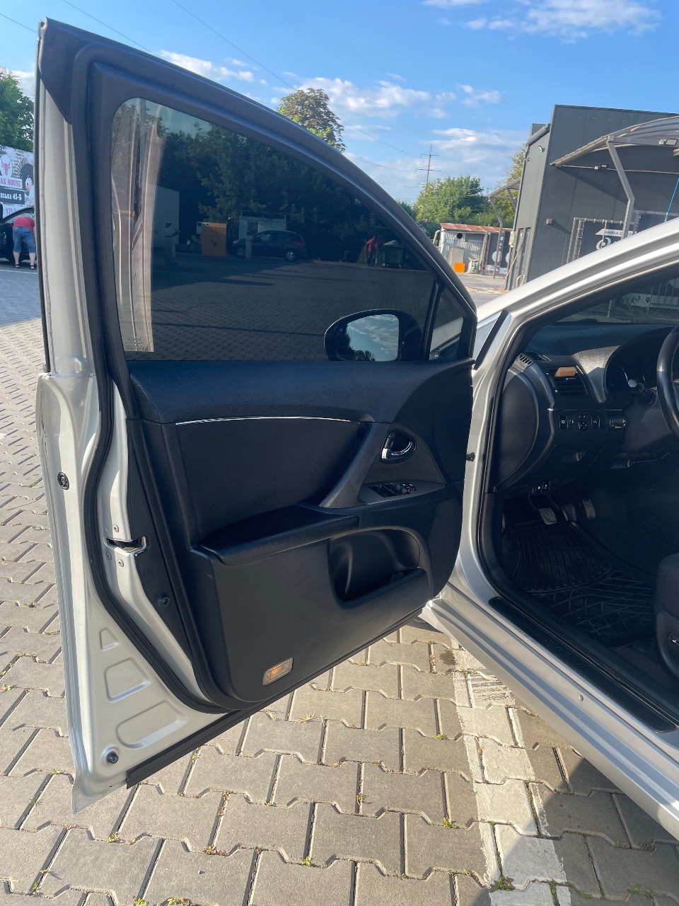 Toyota Avensis - фото 14